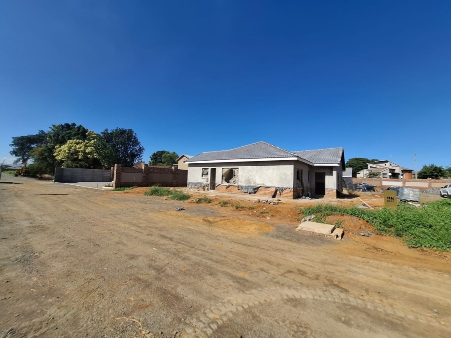 3 Bedroom Property for Sale in Waterval East North West